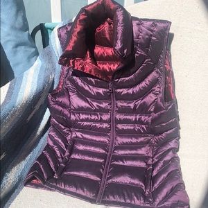 Bernardo goose down puffer vest. Small